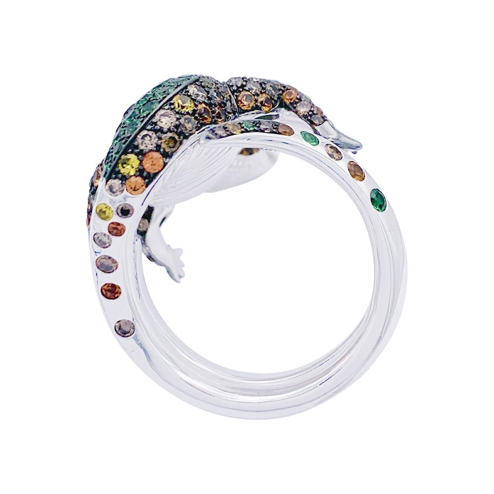 Bague Boucheron Crocodile en or blanc, sertie de diamants et pierres de couleur - Castafiore