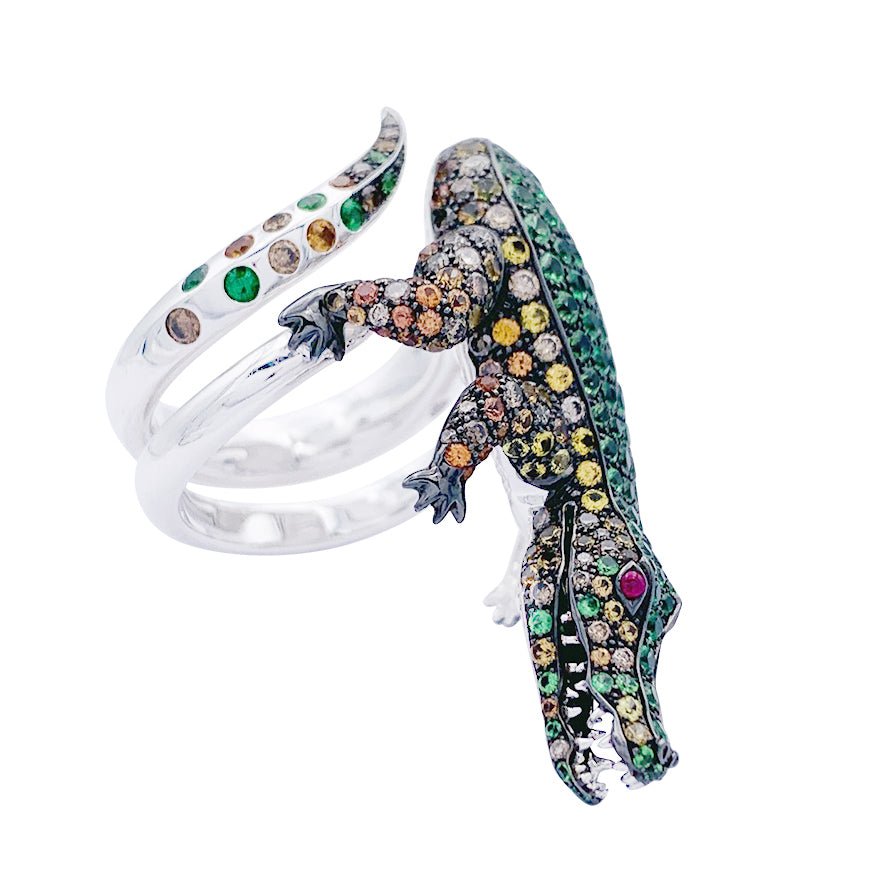 Bague Boucheron Crocodile en or blanc, sertie de diamants et pierres de couleur - Castafiore