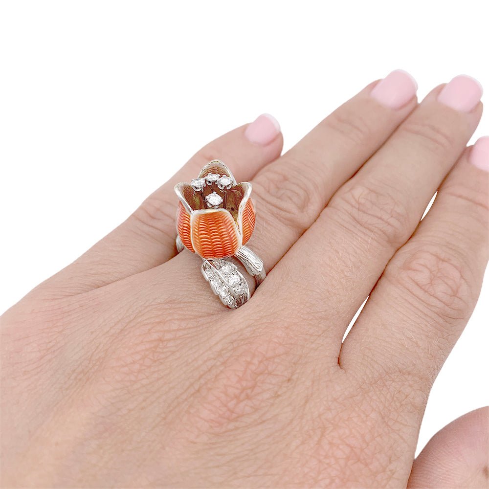 Bague BOUCHERON "Eglantine" en or blanc, platine, émail et diamants - Castafiore