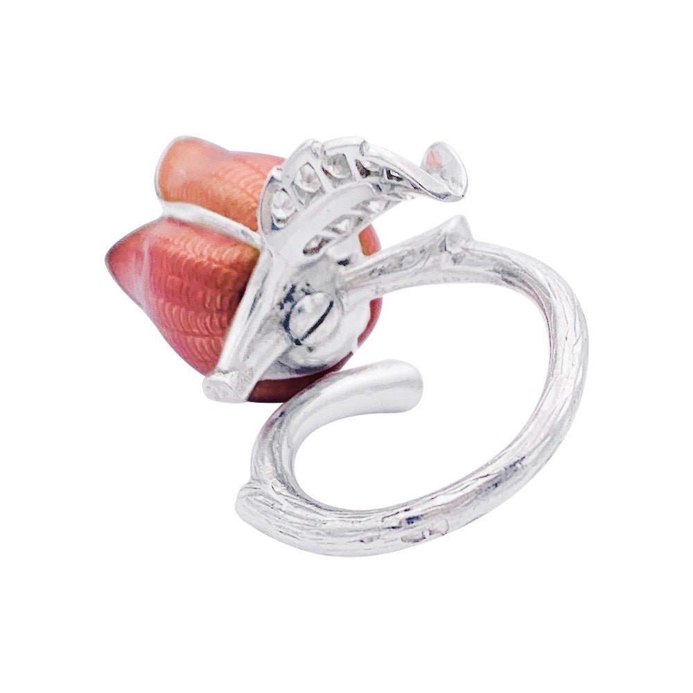 Bague BOUCHERON "Eglantine" en or blanc, platine, émail et diamants - Castafiore