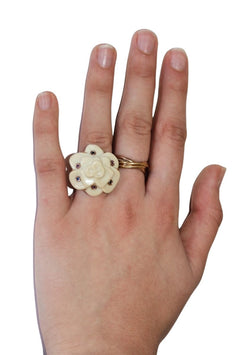 Bague BRANAR Camélia en or rose, saphir, améthystes et opale - Castafiore