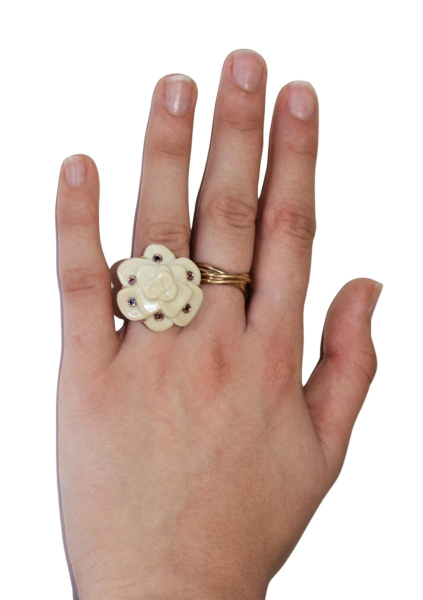 Bague BRANAR Camélia en or rose, saphir, améthystes et opale - Castafiore