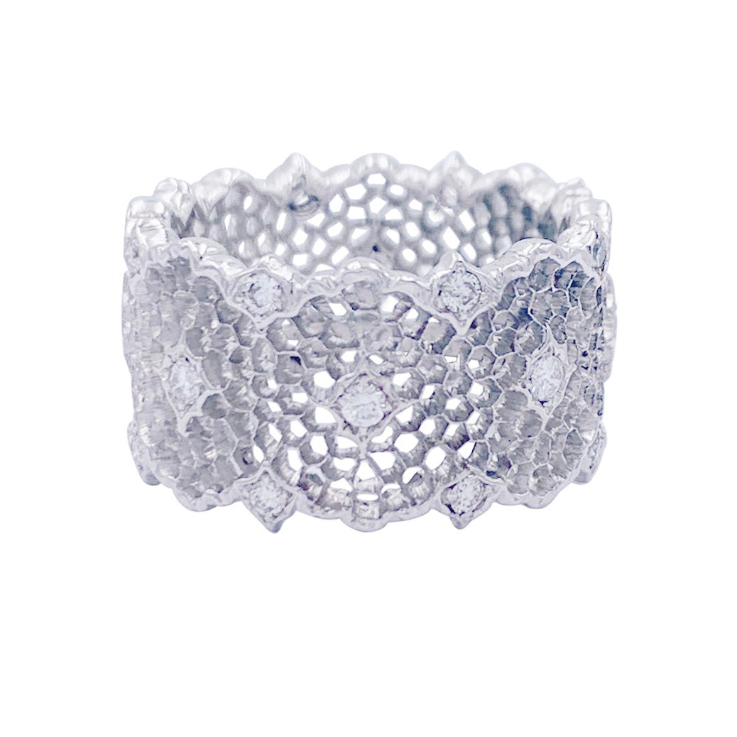 Bague Buccellati, "Tulle", or blanc, diamants. - Castafiore