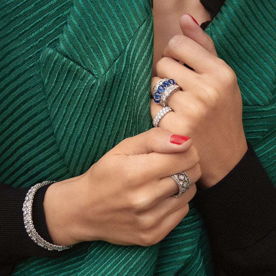 Bague CARTIER "Broderie" en or blanc et diamants - Castafiore