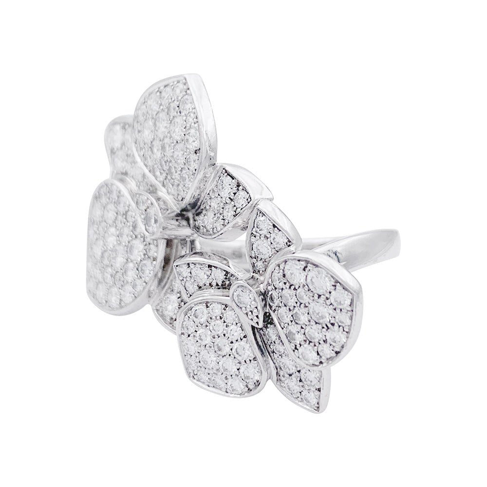 Bague CARTIER "Caresse d'Orchidées" en or blanc et diamants. - Castafiore
