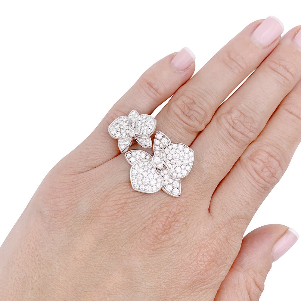 Bague CARTIER "Caresse d'Orchidées" en or blanc et diamants. - Castafiore