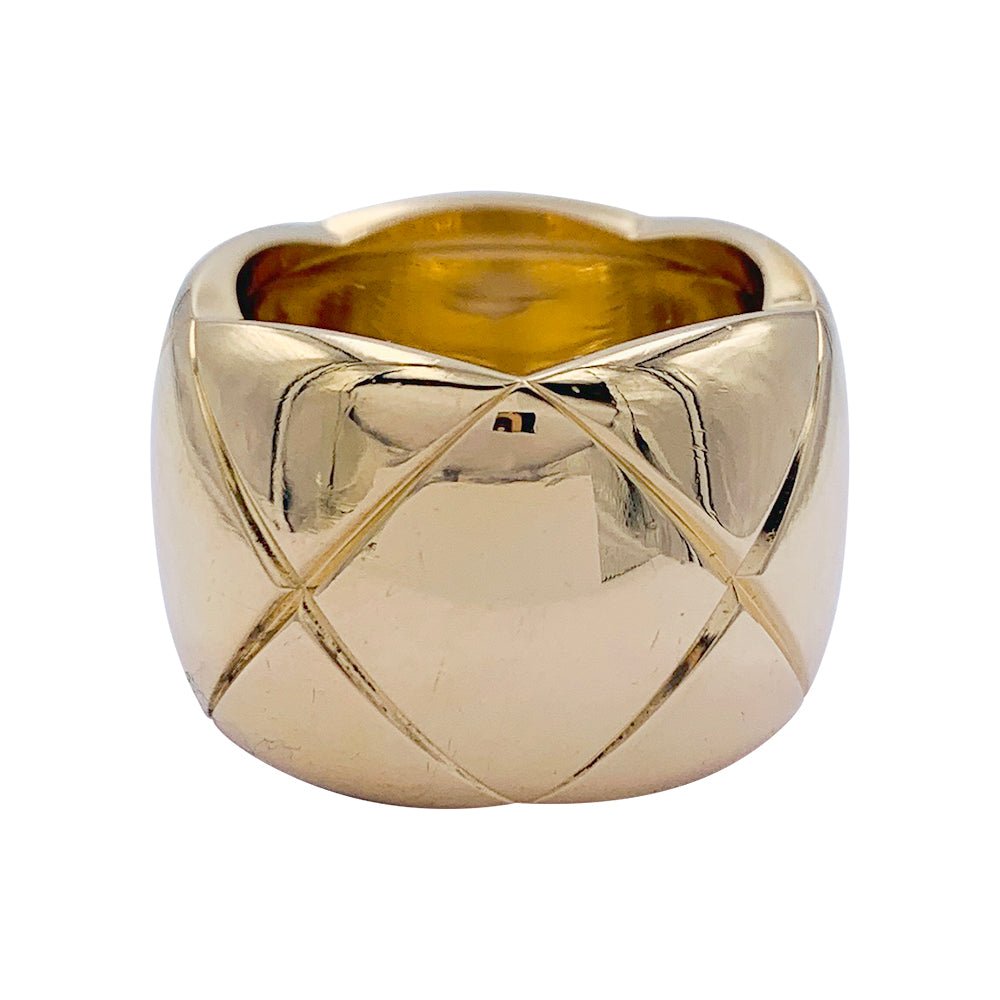 CHANEL “Coco Crush” ring in yellow gold
