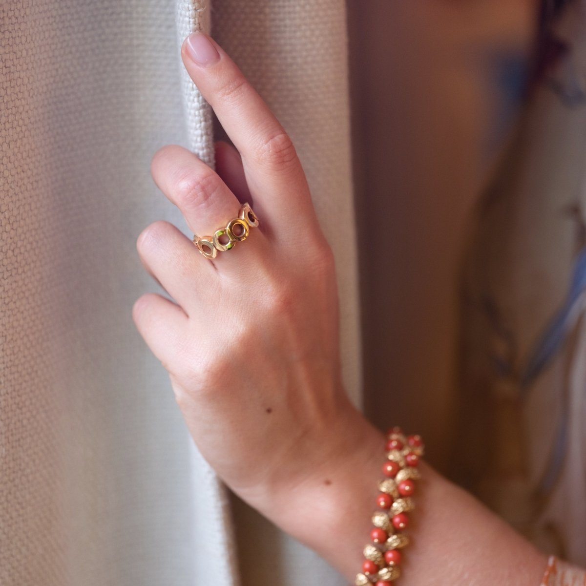 Bague CHANEL "Coco" en or jaune - Castafiore