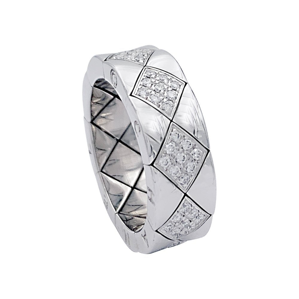 Bague CHANEL "Matelassé" en or blanc et diamants - Castafiore