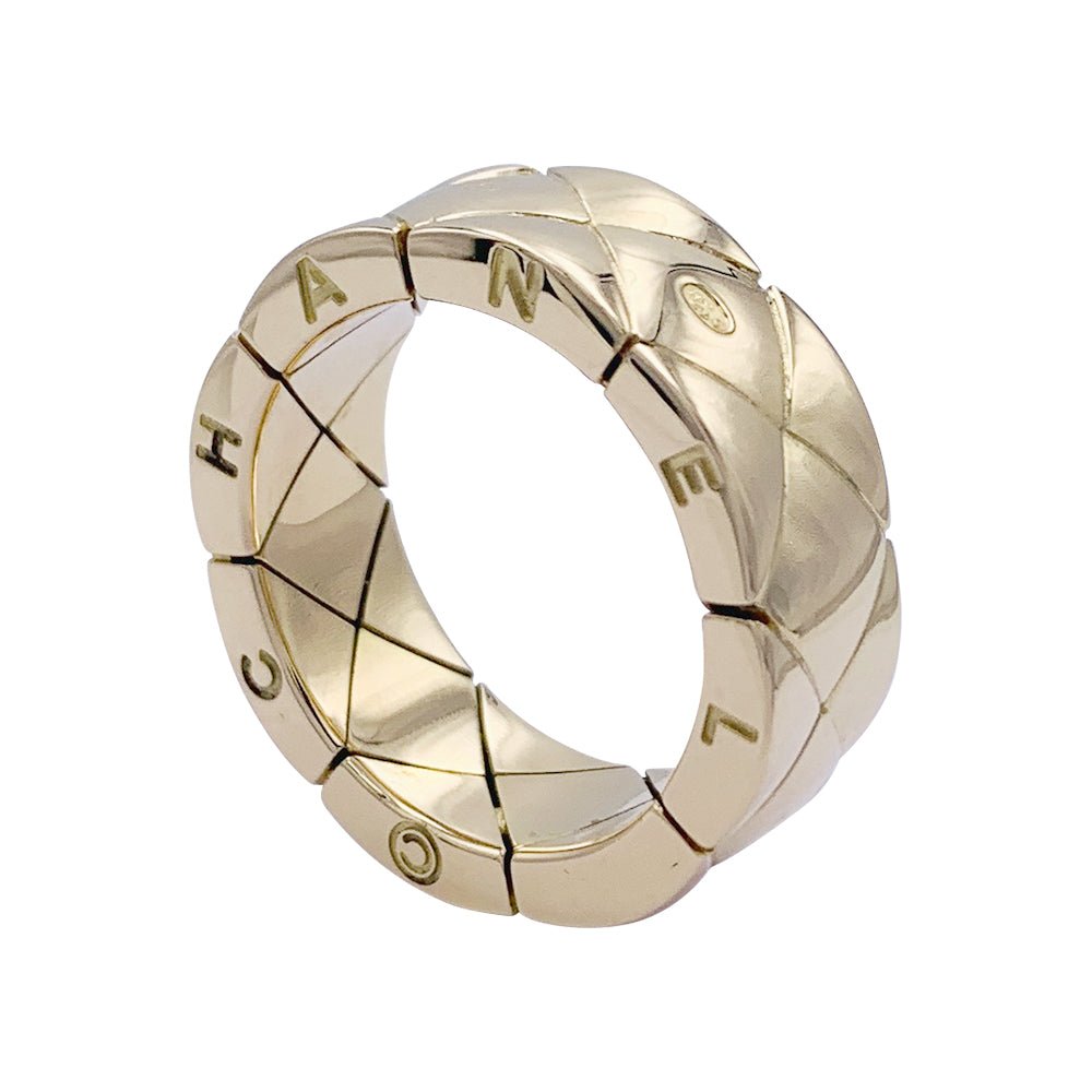 Bague CHANEL "Matelassé" en or jaune - Castafiore