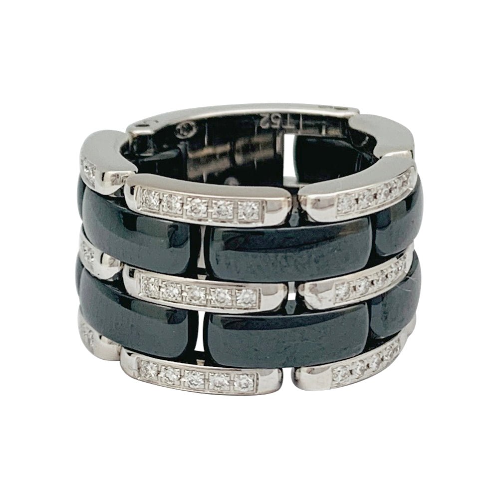 Bague Chanel, modèle "Ultra", en or blanc, céramique noire et diamants - Castafiore