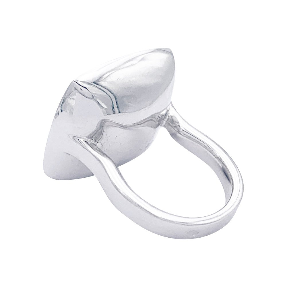 Bague CHANEL "Nuit Noire" en or blanc, saphir rose, diamants et émail - Castafiore