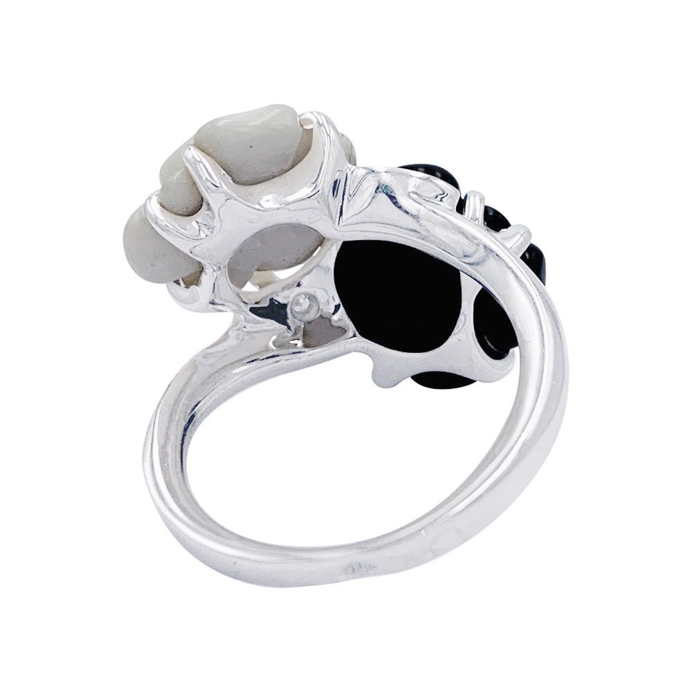 Bague Chanel, "Toi & Moi - Mini Camélia sculpté", or blanc, diamants - Castafiore