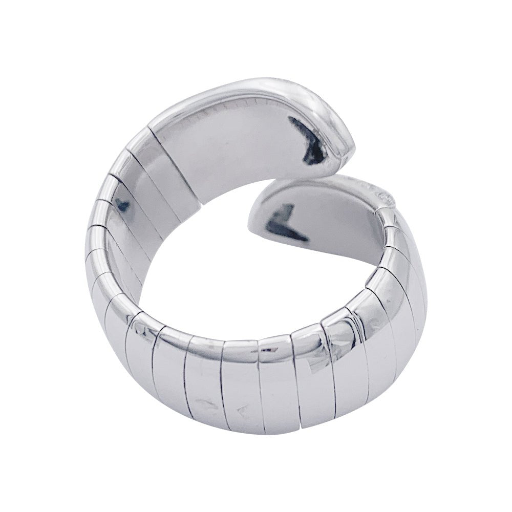 Bague Chaumet, “Plume pointes diamants croisées”, or blanc, diamants - Castafiore