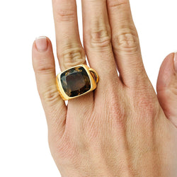 Bague chevalière CHAUMET, "Lien", or jaune, quartz fumé - Castafiore