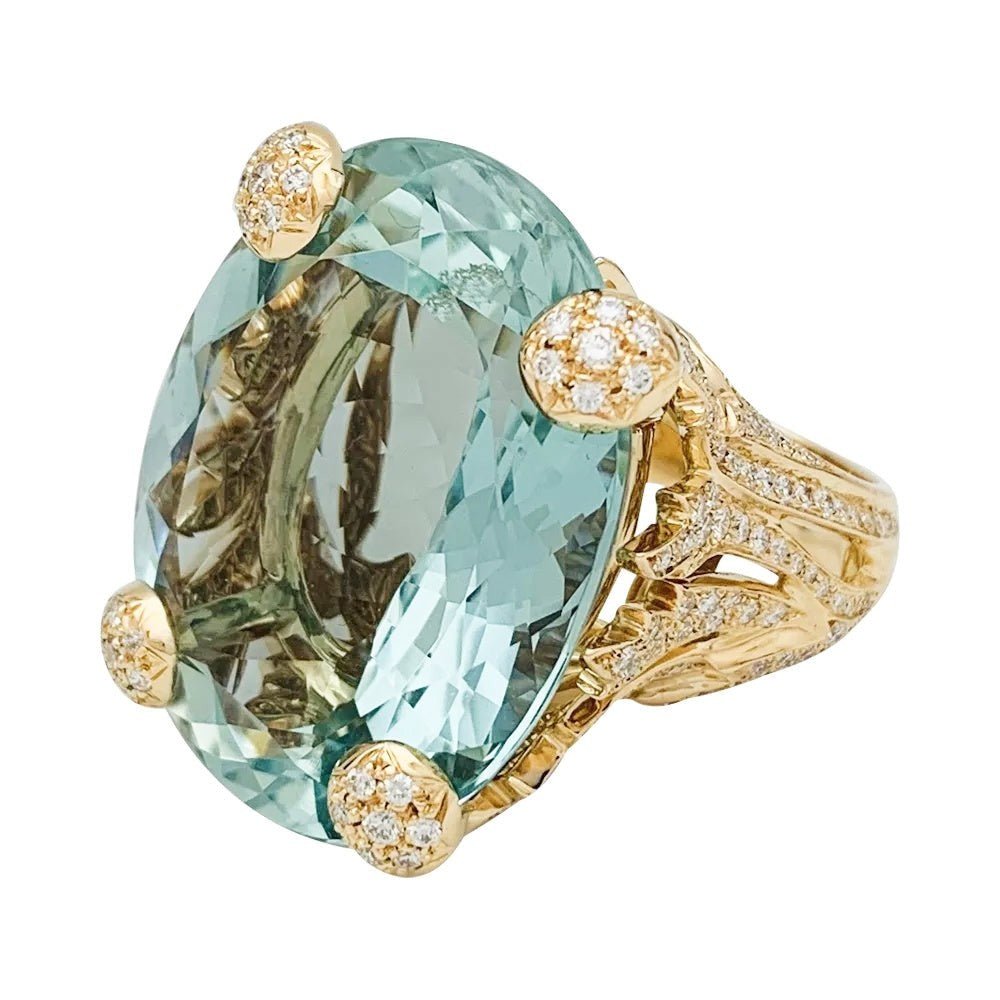 Bague Christian Dior, "Miss Dior", en or jaune, béryl vert et diamants - Castafiore