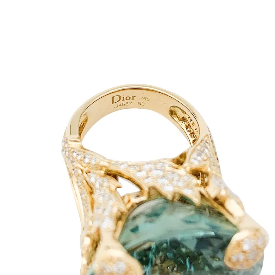 Bague Christian Dior, "Miss Dior", en or jaune, béryl vert et diamants - Castafiore