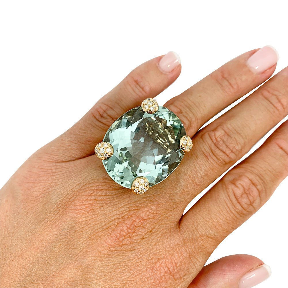 Bague Christian Dior, "Miss Dior", en or jaune, béryl vert et diamants - Castafiore