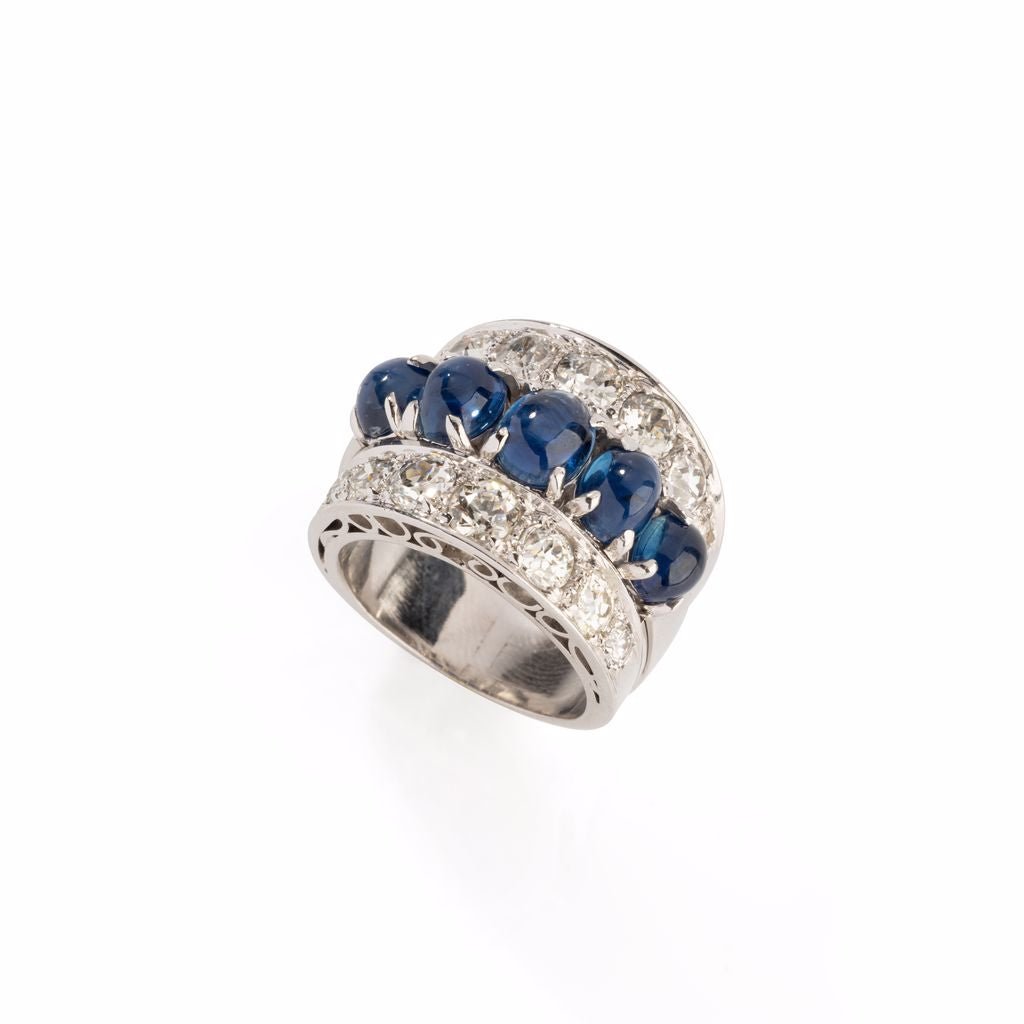 Bague cocktail en or blanc sertie de diamants et de saphirs cabochon - Castafiore