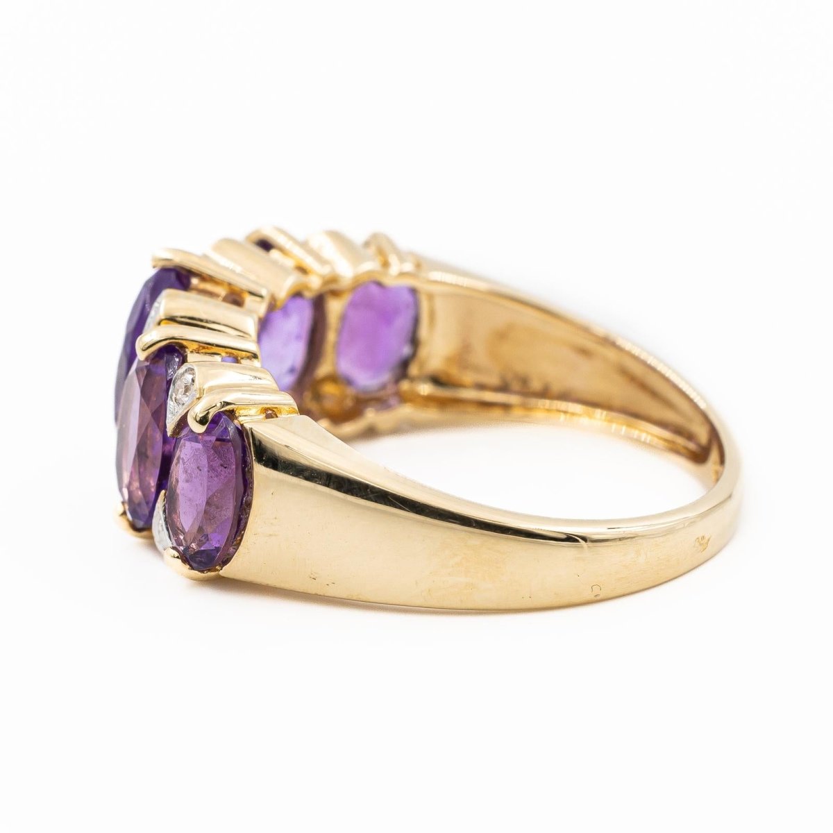 Bague Cocktail en or jaune, diamants et améthyste - Castafiore