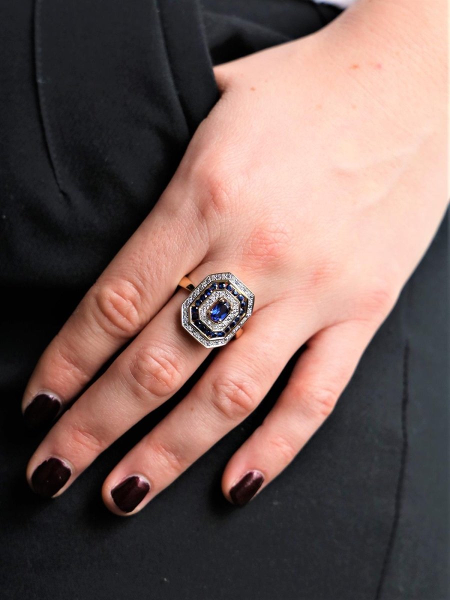 Bague Cocktail en or jaune, saphir et diamants - Castafiore