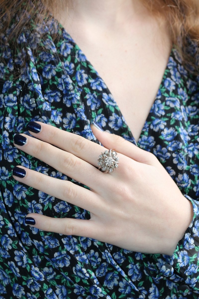 Bague Cocktail étoile en or blanc et diamants - Castafiore