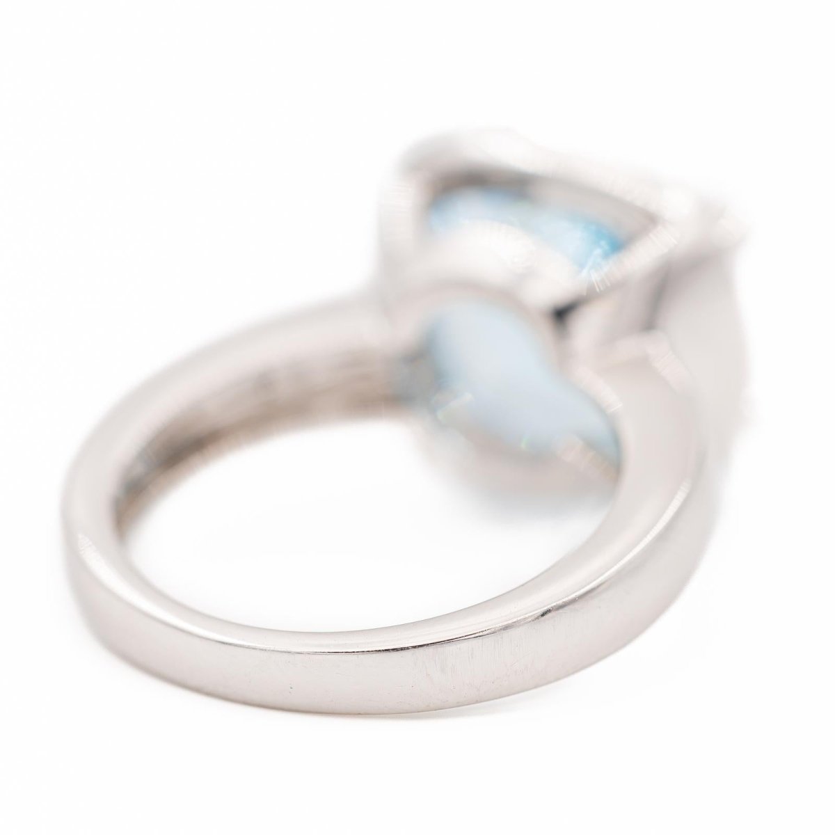 Bague Cocktail POIRAY "Filles Antik" en or blanc et topaze - Castafiore