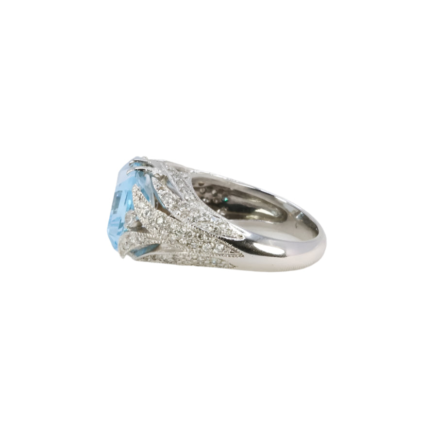 Bague cocktail vintage en or blanc, diamants et aigue-marine - Castafiore