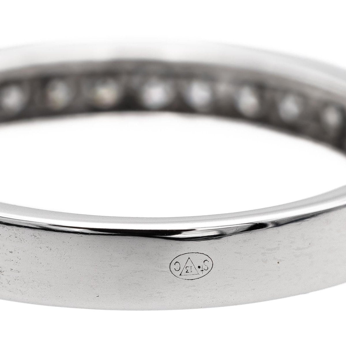 Bague Demi-Alliance en or blanc et diamants - Castafiore