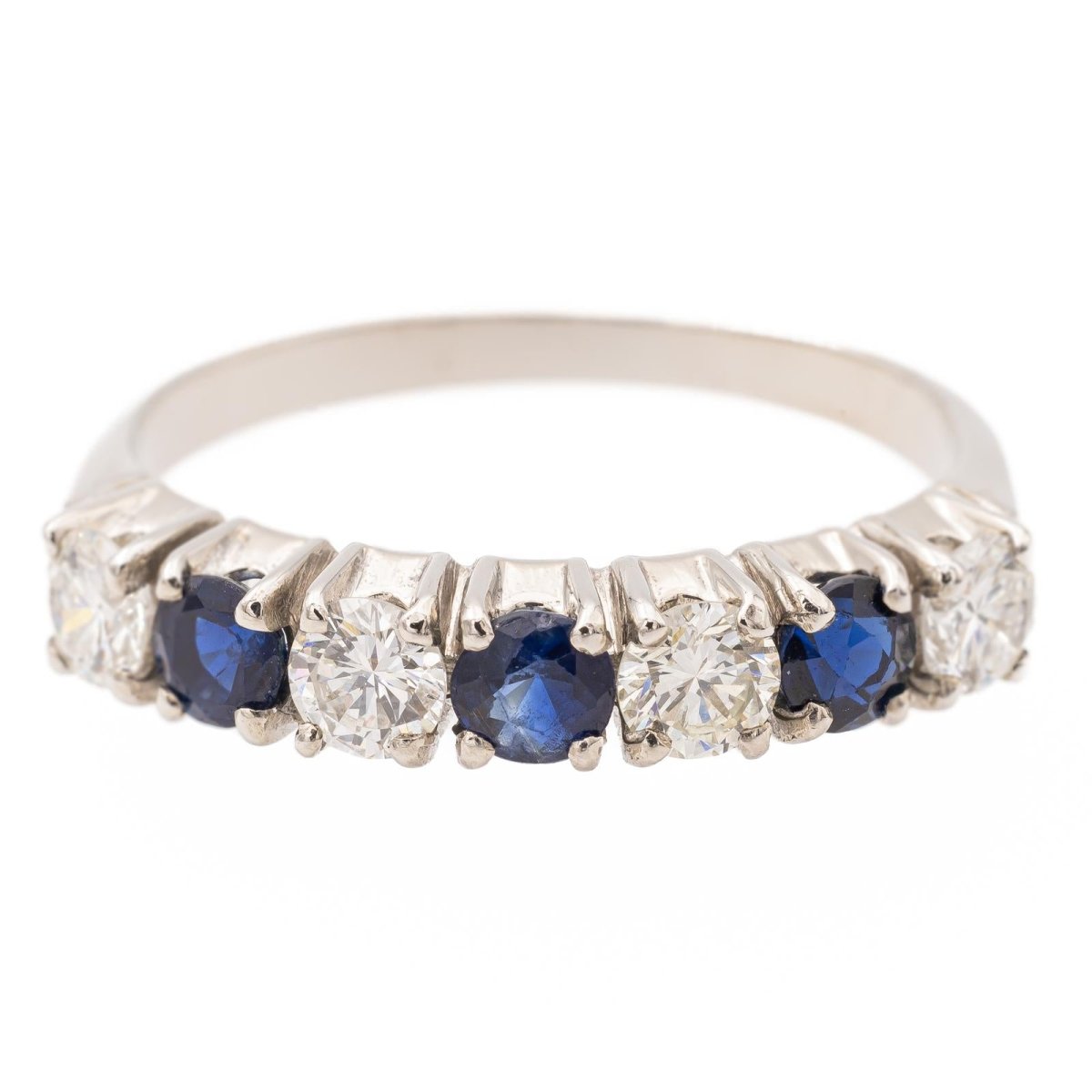 Bague Demi Alliance en or blanc et saphir - Castafiore