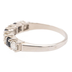 Bague Demi Alliance en or blanc et saphir - Castafiore