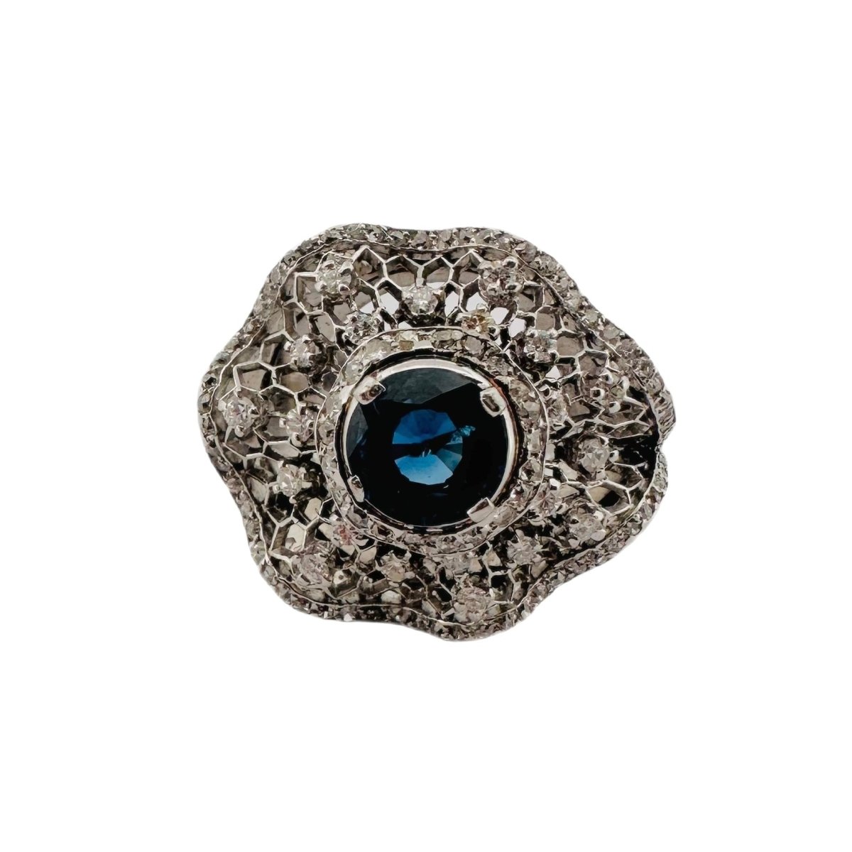Bague dentelle en platine, saphir et diamants - Castafiore