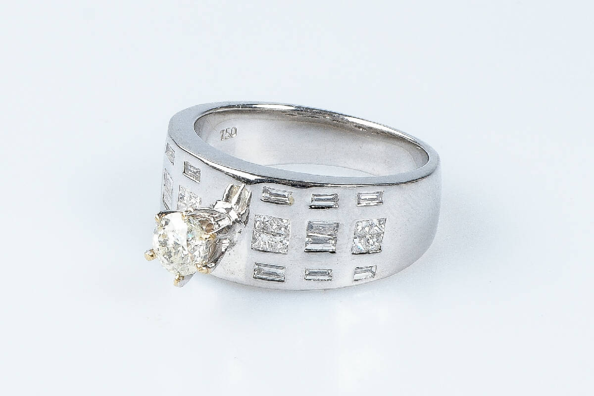 Bague diamant en or blanc 18 carats - Castafiore
