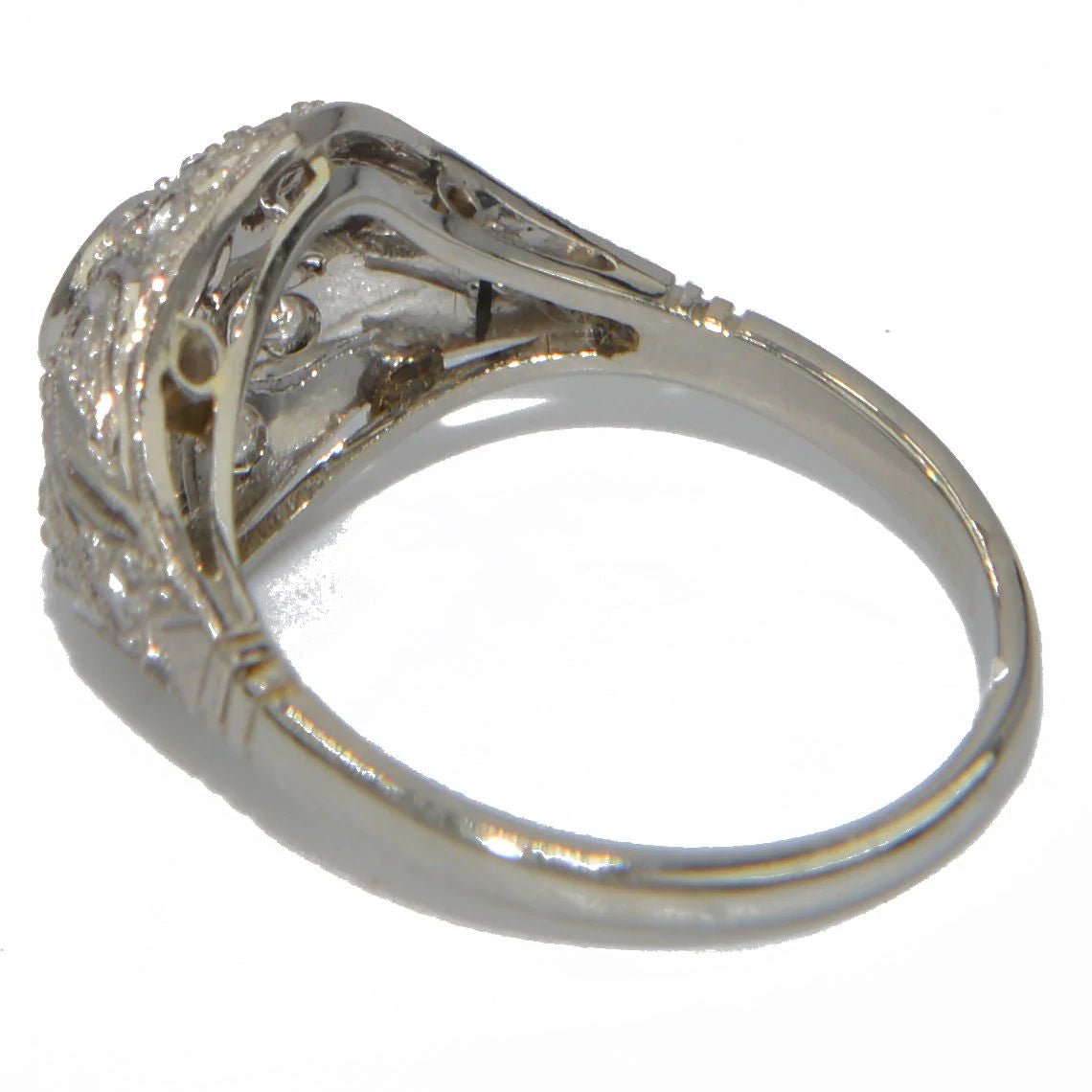 Bague dôme ajourée en diamant en platine - Castafiore
