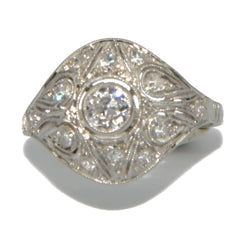 Bague dôme ajourée en diamant en platine - Castafiore
