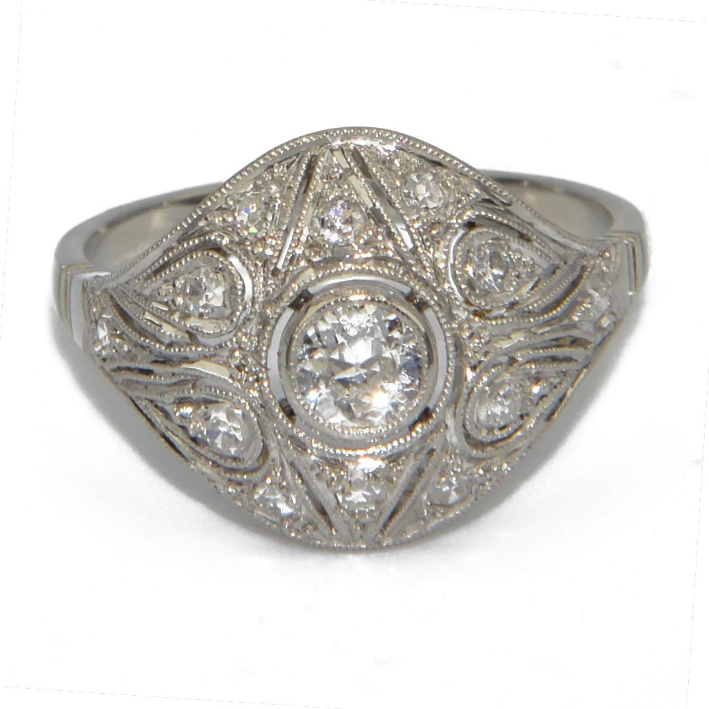 Bague dôme ajourée en diamant en platine - Castafiore