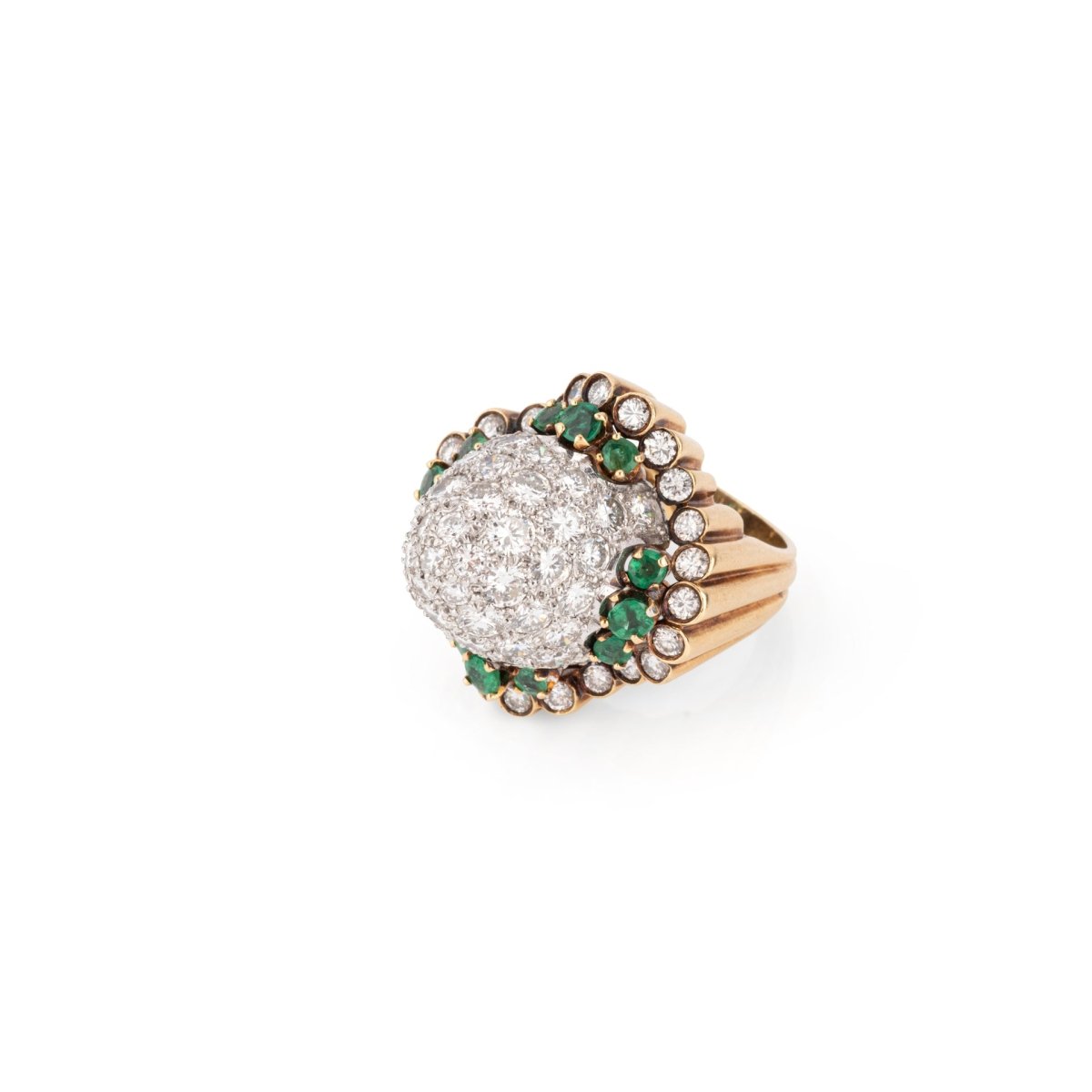 Bague Dôme en or jaune, émeraudes et diamants - Castafiore