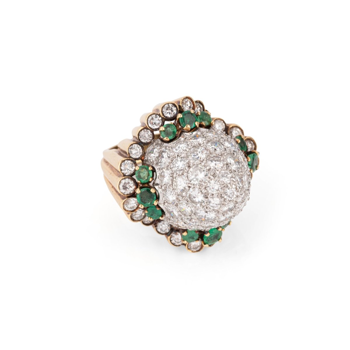 Bague Dôme en or jaune, émeraudes et diamants - Castafiore