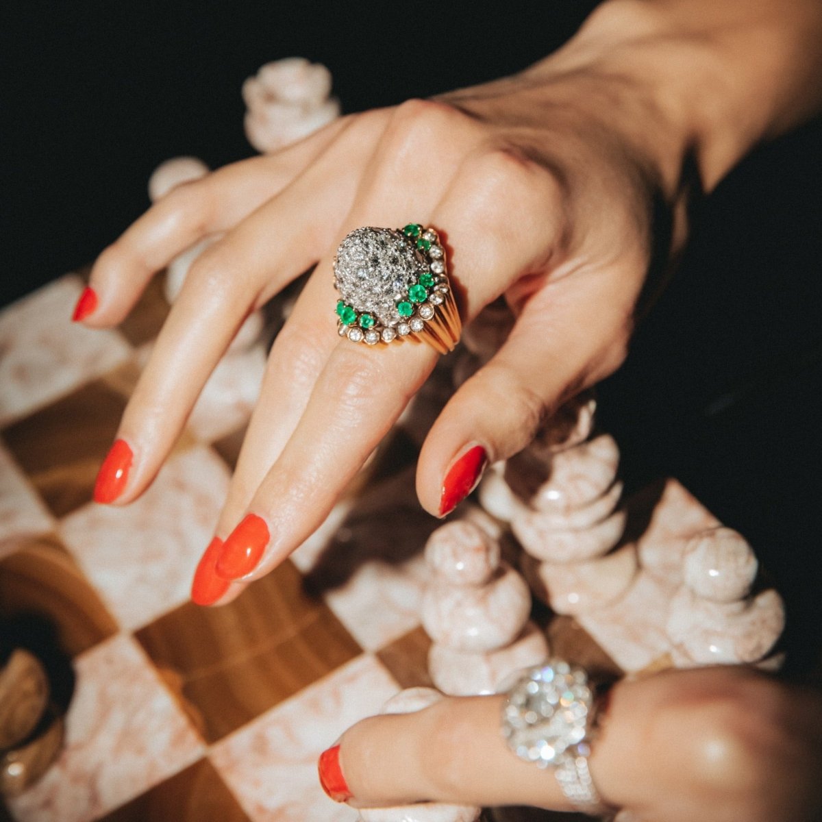 Bague Dôme en or jaune, émeraudes et diamants - Castafiore