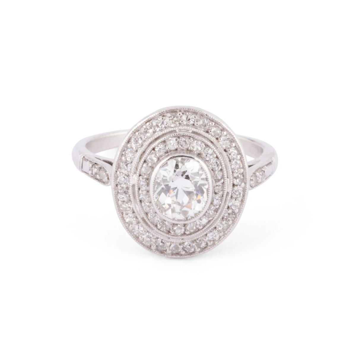 Bague double entourage en platine et diamants - Castafiore