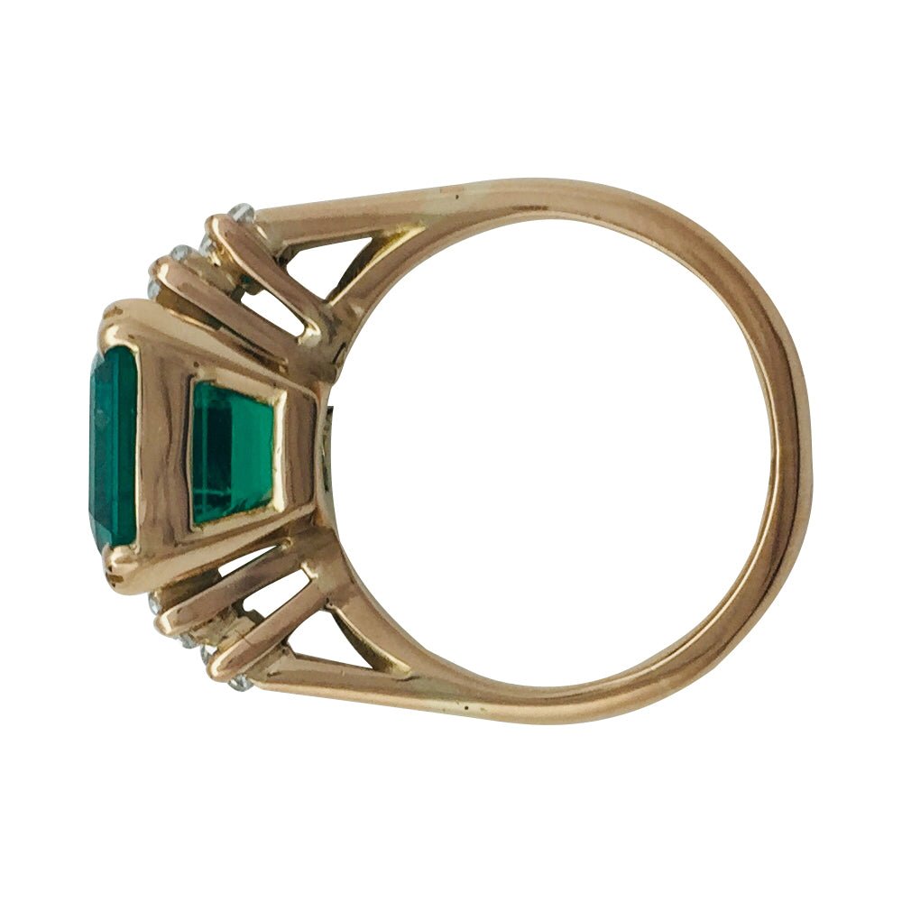Bague émeraude 4,41 cts or jaune, diamants baguettes - Castafiore