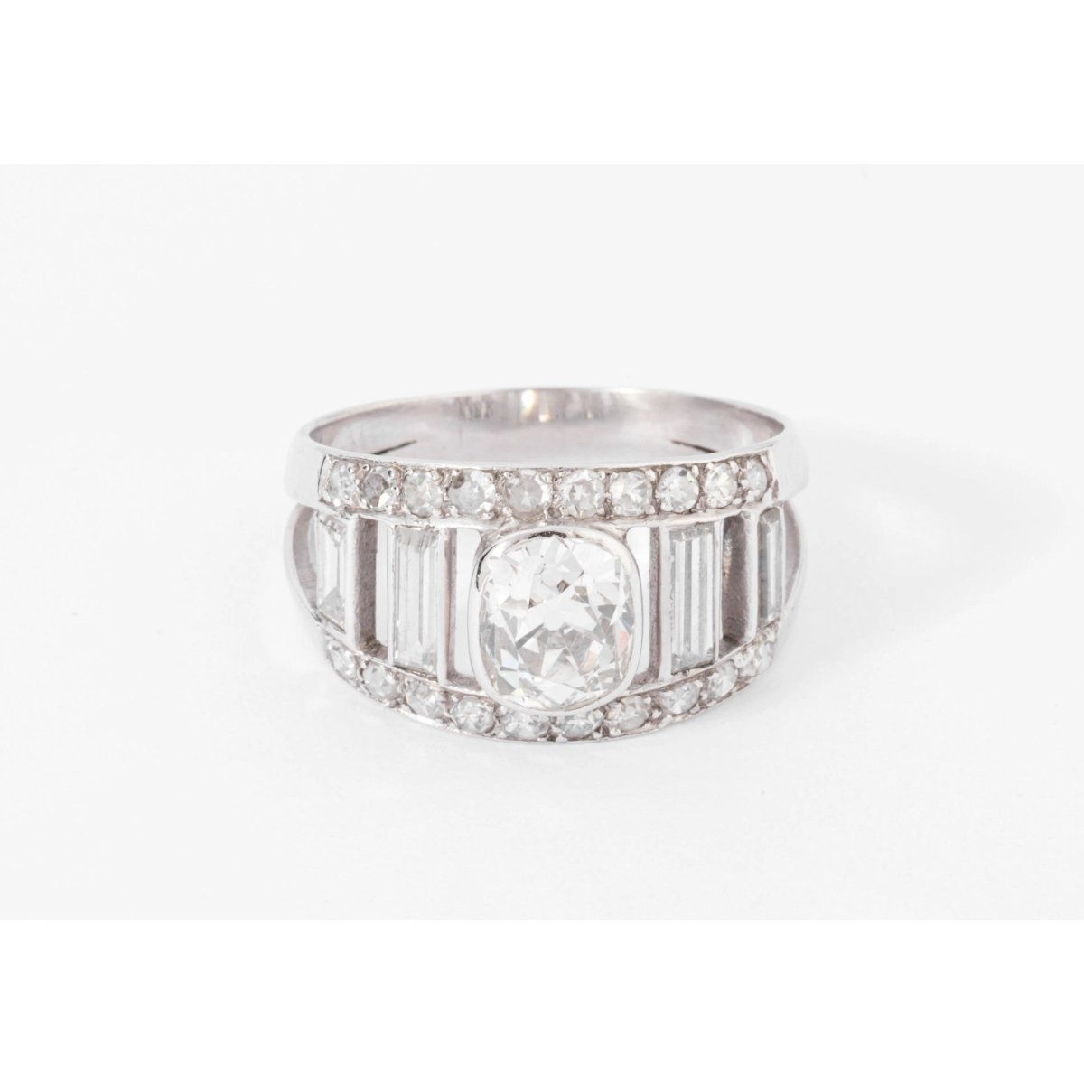 Bague en diamant et platine forme bandeau - Castafiore