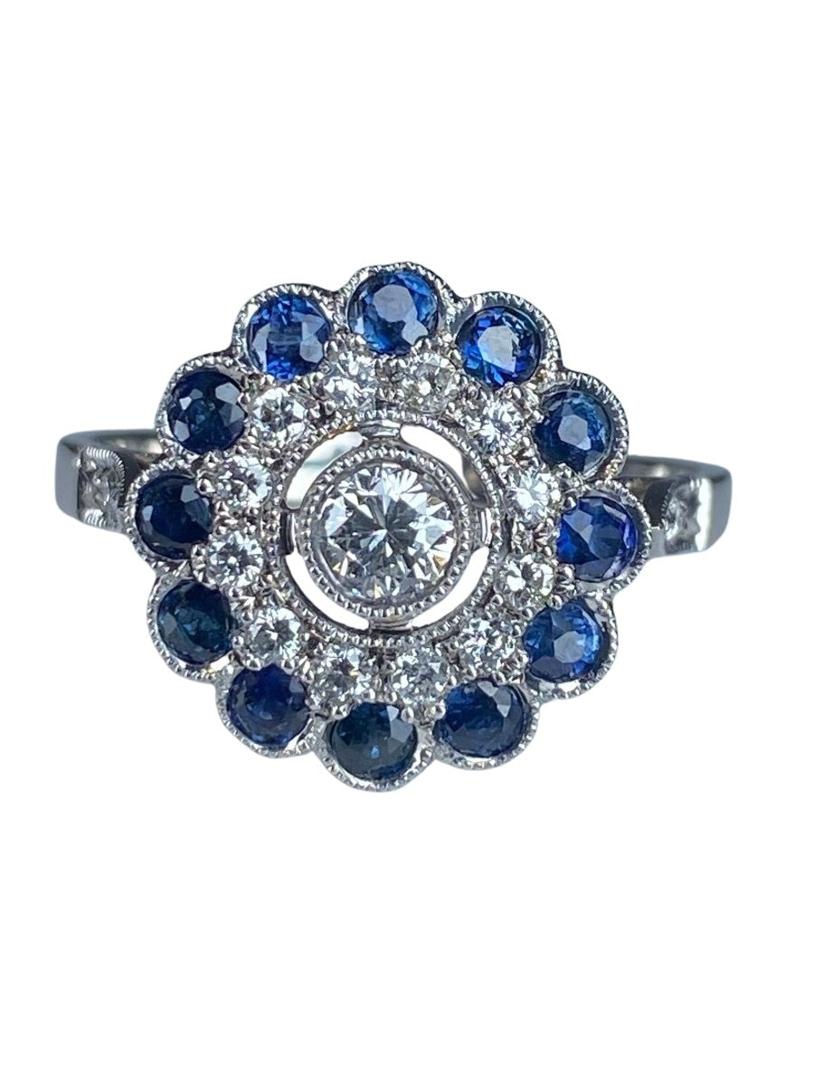 Bague en or 18 carats en diamants et saphirs style Art Deco - Castafiore