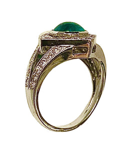 Bague en or 18 carats sertie d’une superbe émeraude cabochon et diamants - Castafiore