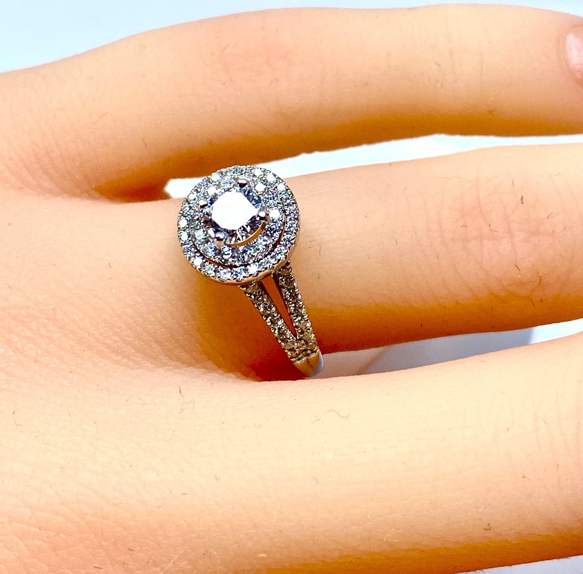 Bague en or blanc 18 carat , diamant 0,40 carat couleur E - Castafiore