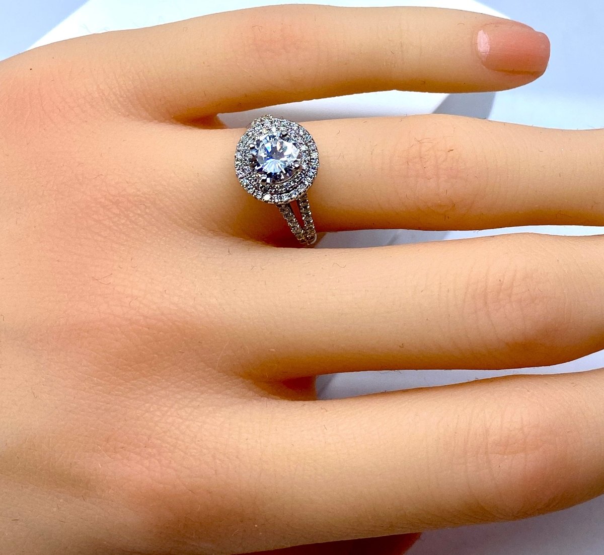 Bague en or blanc 18 carats, diamant 0,97 carat couleur E - Castafiore