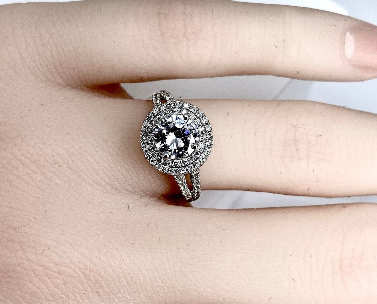 Bague en or blanc 18 carats, diamant 0,97 carat couleur E - Castafiore