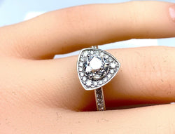 Bague en or blanc 18 carats, diamant central 1,10 carat - Castafiore