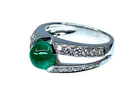 Bague en or blanc 18 carats en émeraude cabochon et diamants - Castafiore