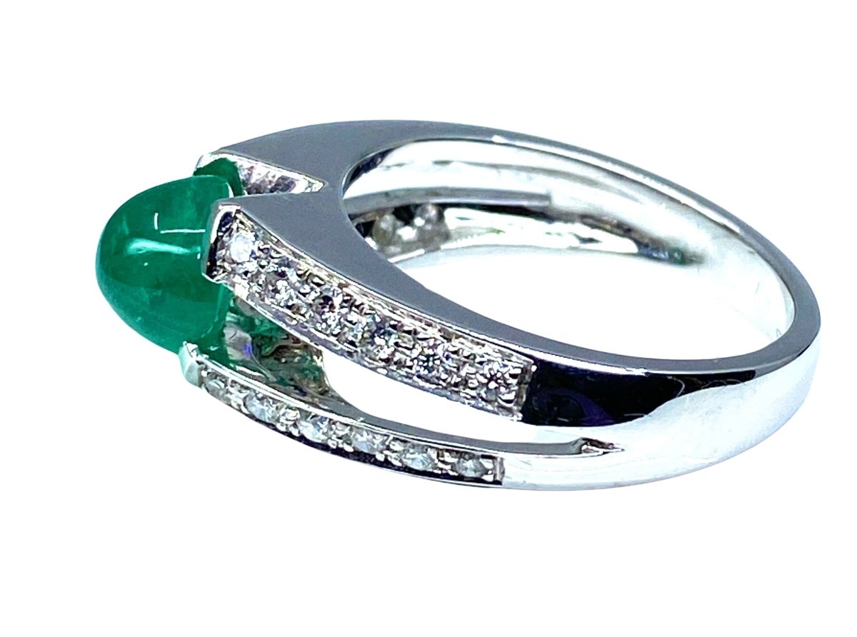 Bague en or blanc 18 carats en émeraude cabochon et diamants - Castafiore